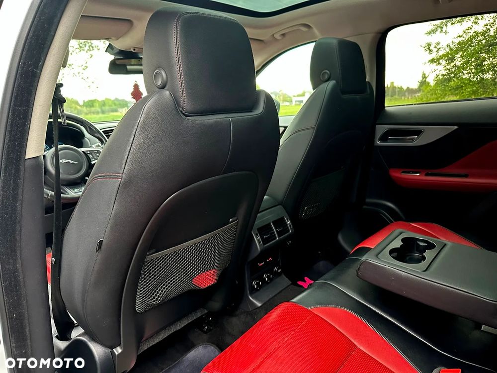 Jaguar F-Pace 2.0 i4D AWD R-Sport - 13