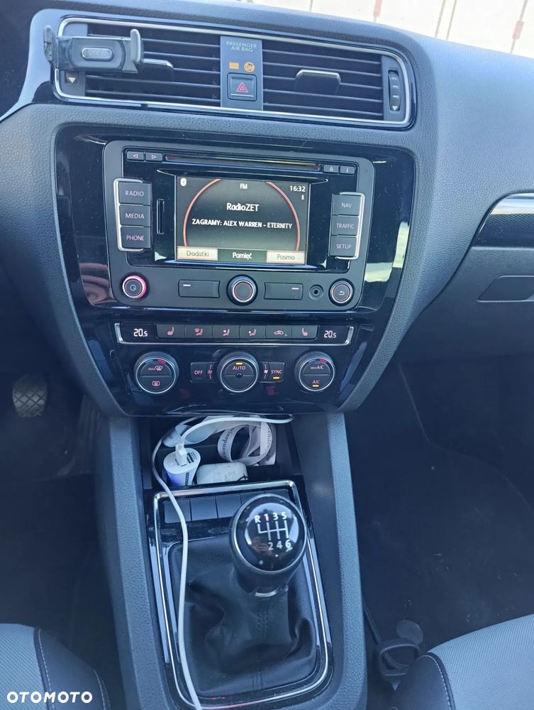 Volkswagen Jetta 1.4 TSI BMT Highline - 20