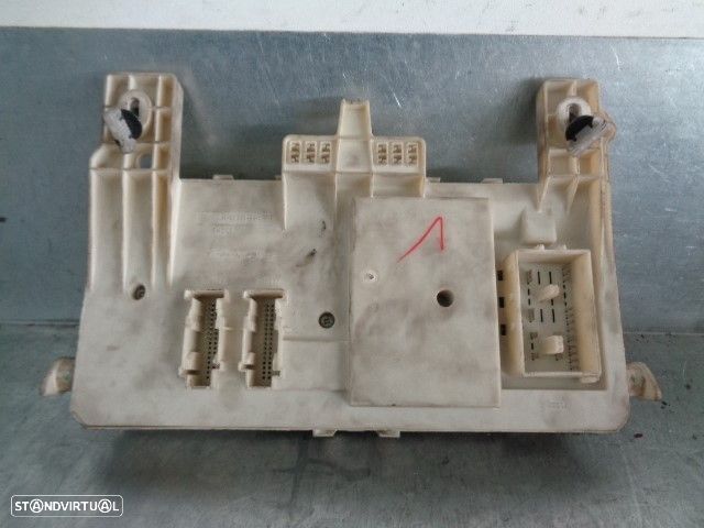 CAIXA RELÉS / FUSÍVEIS MAZDA 3 2007 -BS4H66730E - 4