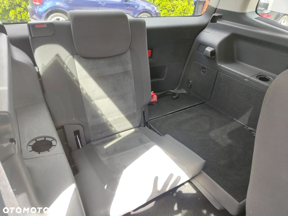 Volkswagen Touran 2.0 TDI DPF Comfortline DSG - 27