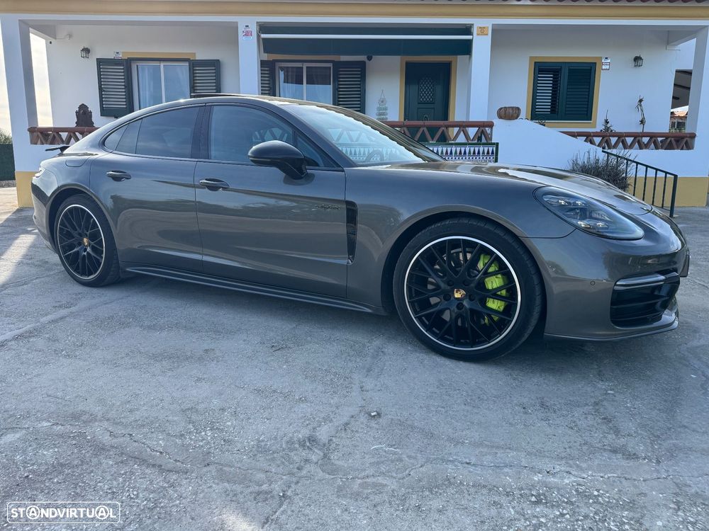 Porsche Panamera 4 E-Hybrid Platinum Edition - 2
