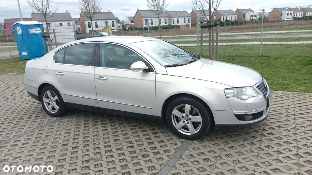 Volkswagen Passat 1.4 TSI Comfortline - 1