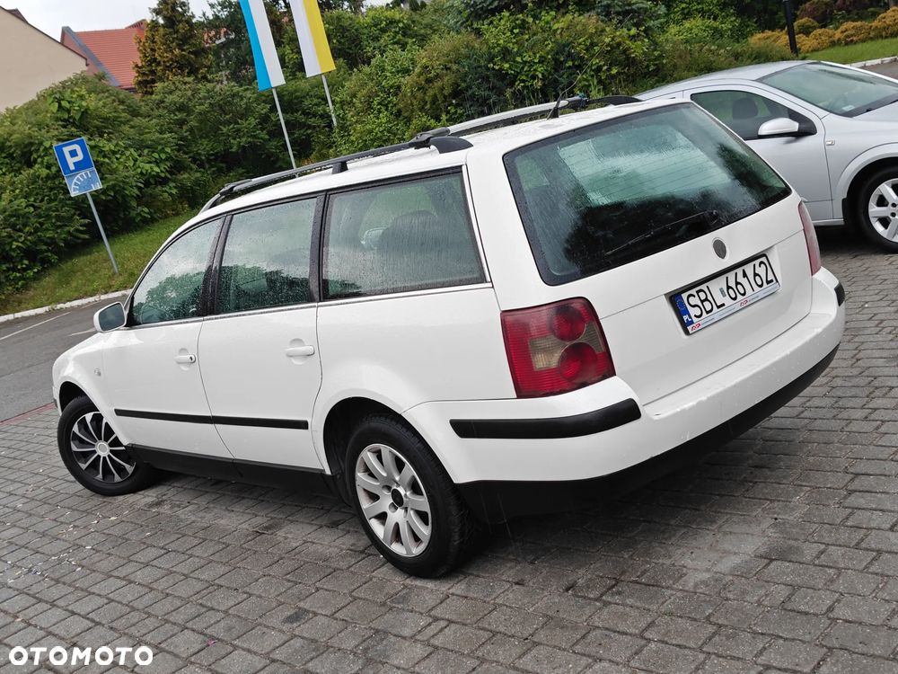 Volkswagen Passat 1.9 TDI Comfortline - 11