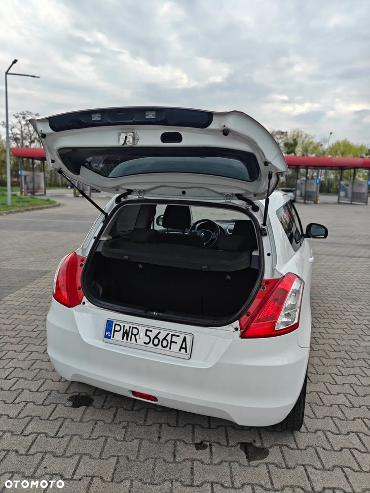 Suzuki Swift 1.2 Club - 4