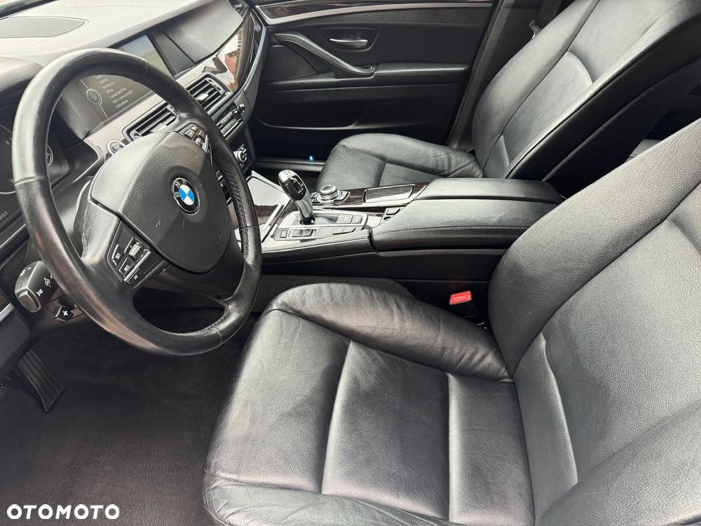 BMW Seria 5 535i xDrive - 11