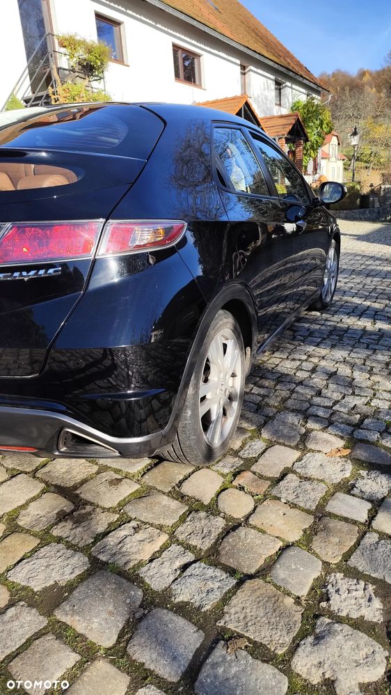 Honda Civic 1.8 Executive NAVI - 4