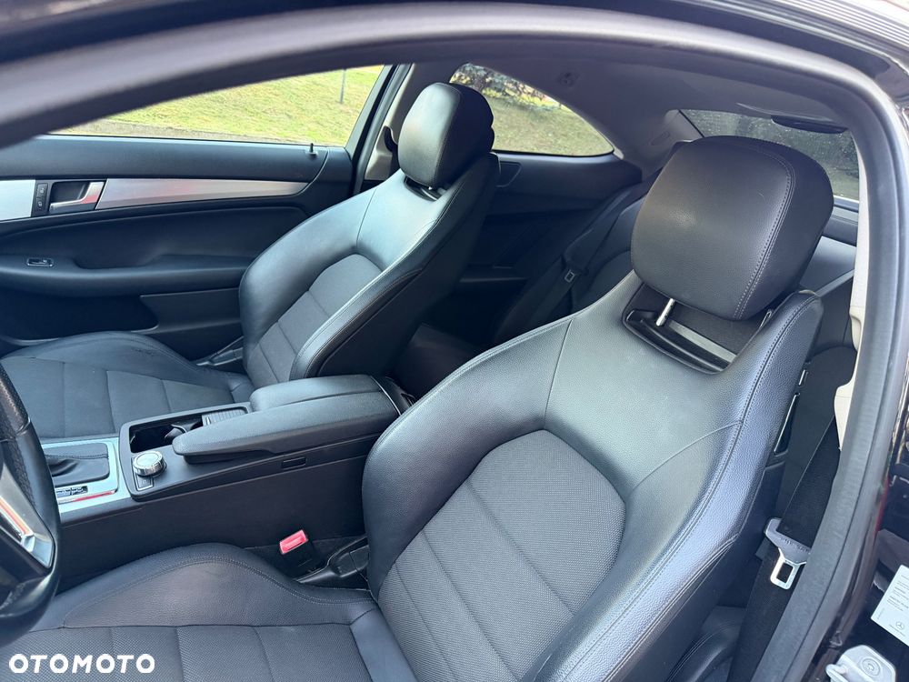 Mercedes-Benz Klasa C 180 7G-TRONIC Edition - 20