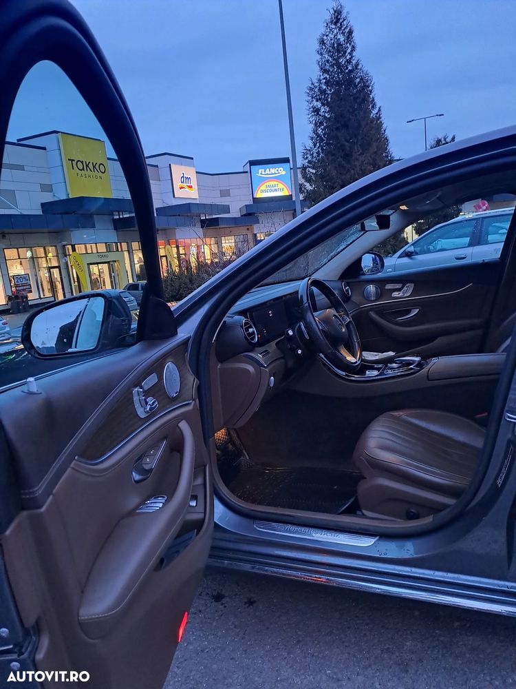 Mercedes-Benz E 350 CDI DPF BlueEFFICIENCY 7G-TRONIC Avantgarde - 29