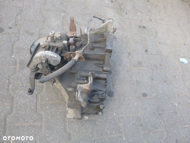 MANUALNA SKRZYNIA BIEGÓW TOYOTA COROLLA E12 1.4 16V - 6