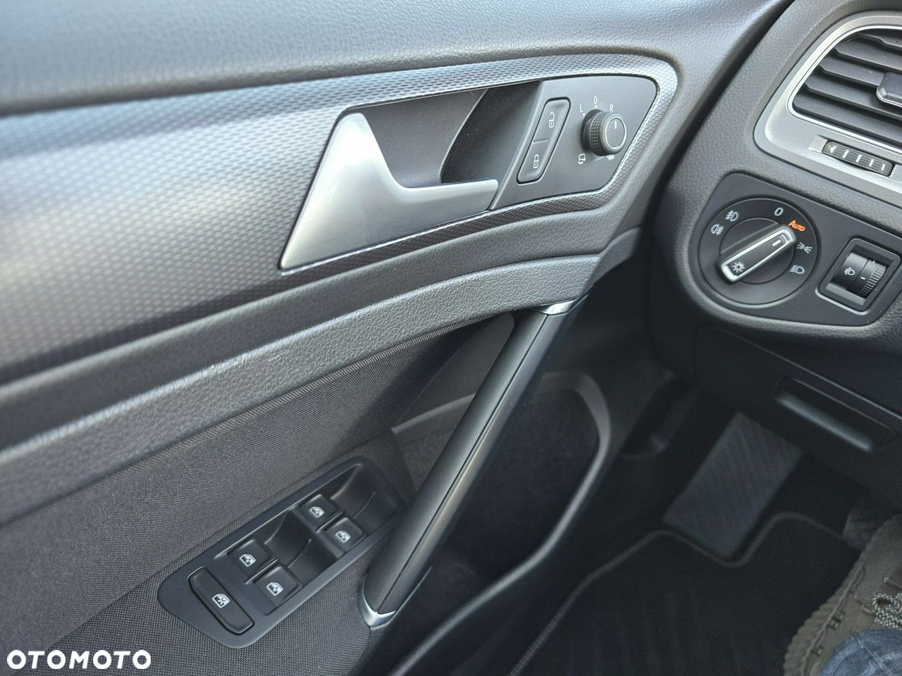 Volkswagen Golf 1.2 TSI BlueMotion Technology Lounge - 19
