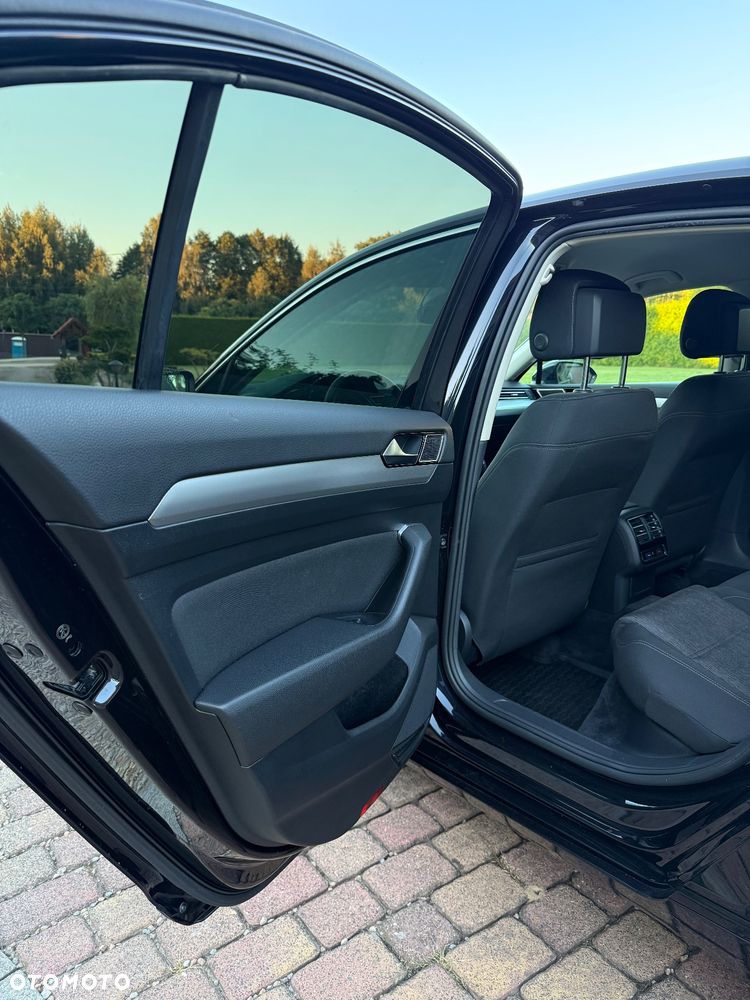Volkswagen Passat 2.0 TDI SCR Comfortline DSG - 16