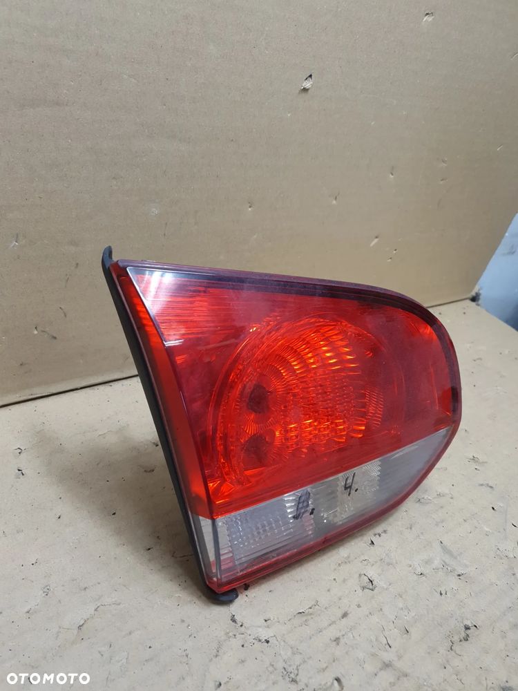 LAMPA LEWA W KLAPE VOLKSWAGEN GOLF VI 6 - 3