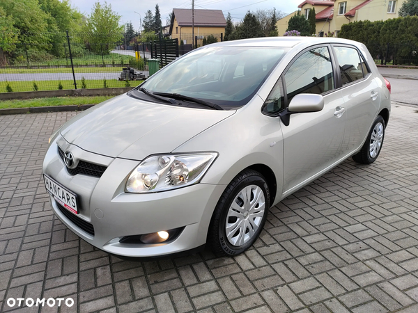 Toyota Auris 1.6 VVT-i Sol