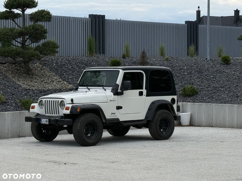 Jeep Wagoneer - 3