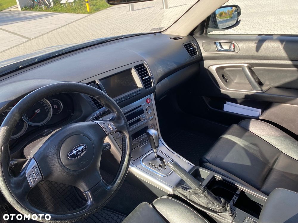 Subaru Legacy Kombi 3.0 H6 NAV - 11