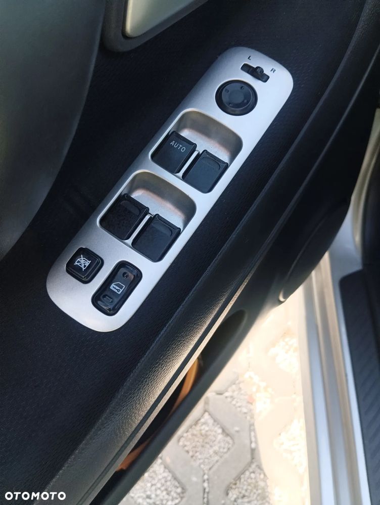 Suzuki Liana 1.6 - 11