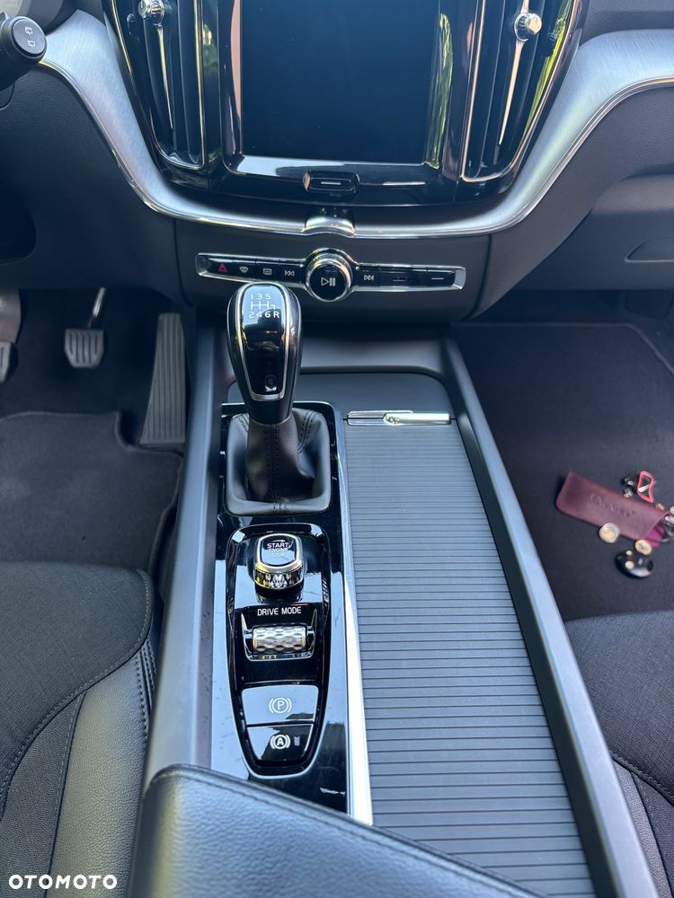 Volvo XC 60 D4 Momentum - 11