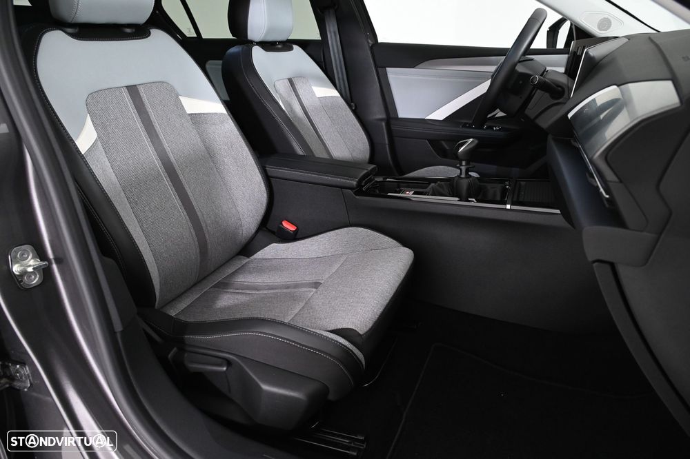 Opel Astra 1.2 T Elegance - 13