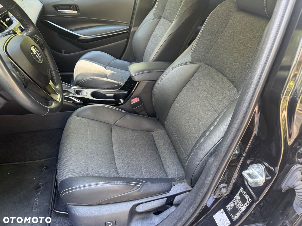 Toyota Corolla 1.8 Hybrid Executive - 27