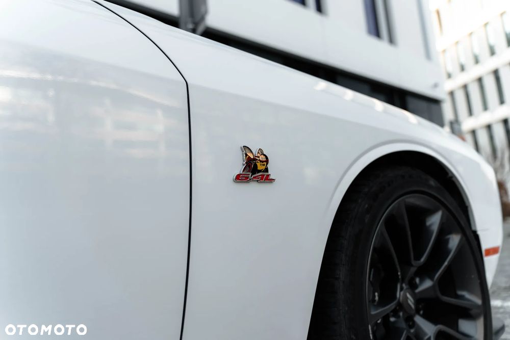 Dodge Challenger 6.4 Scat Pack - 21