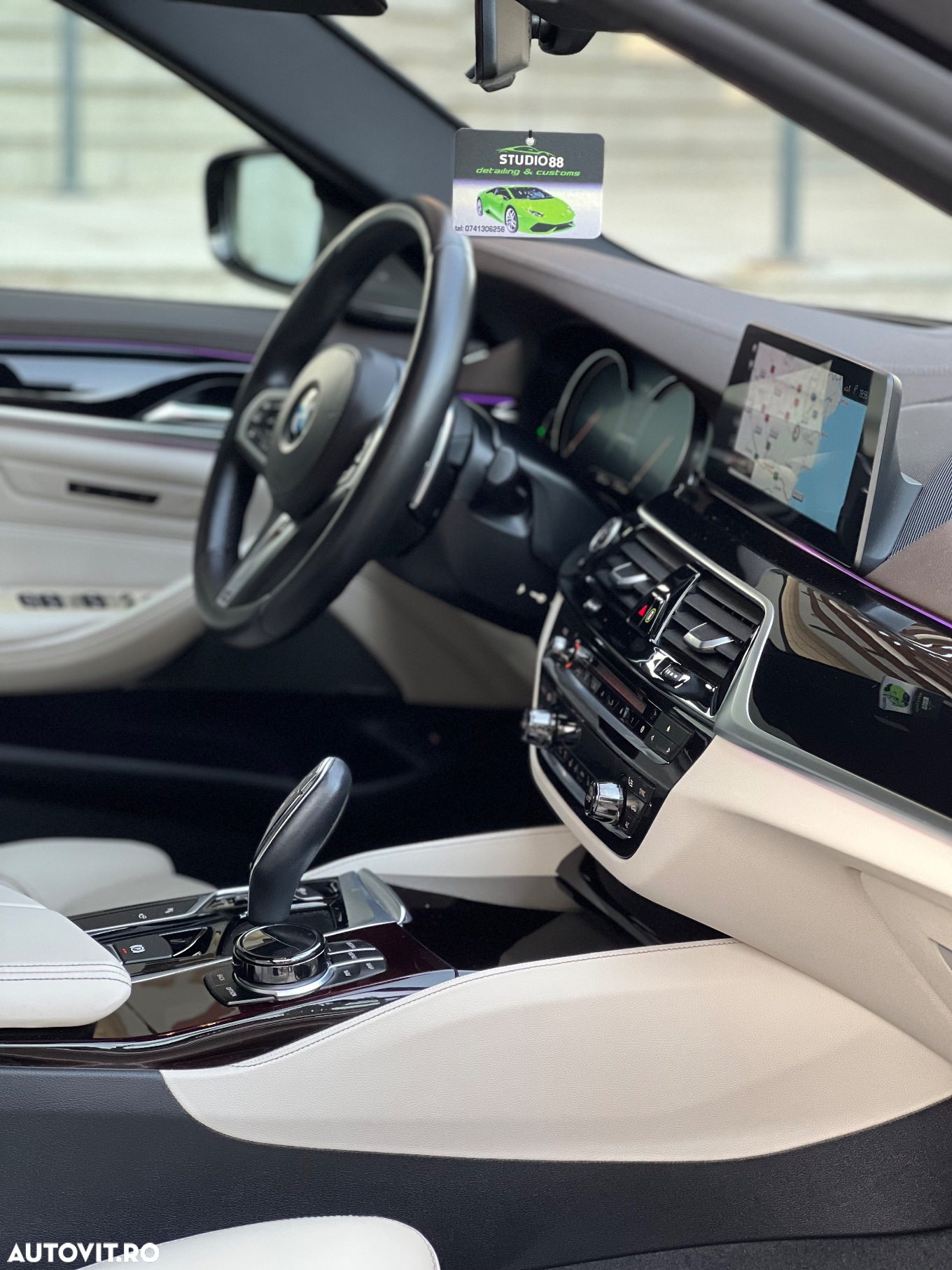 BMW Seria 5 550i xDrive - 19