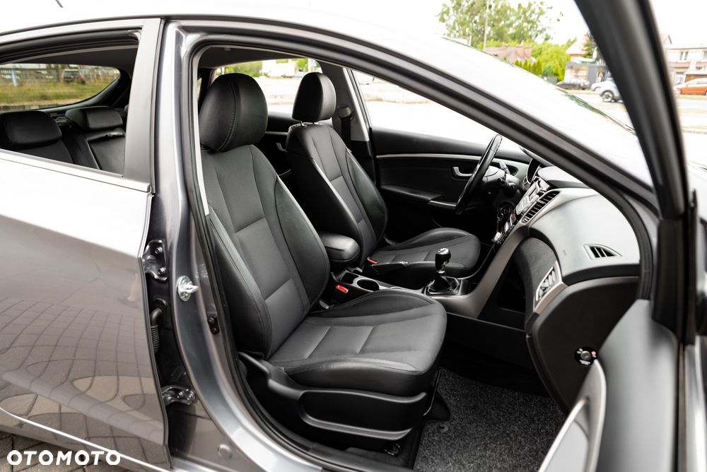 Hyundai i30 1.6 Trend - 25