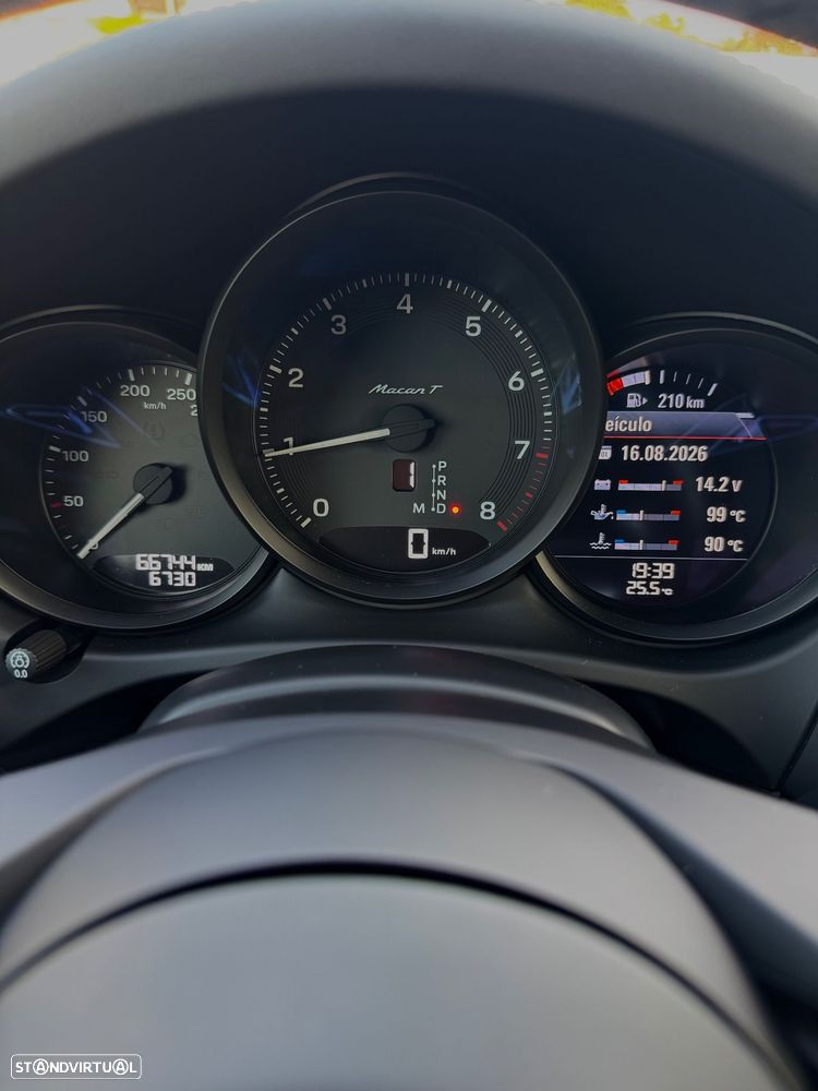 Porsche Macan T - 27