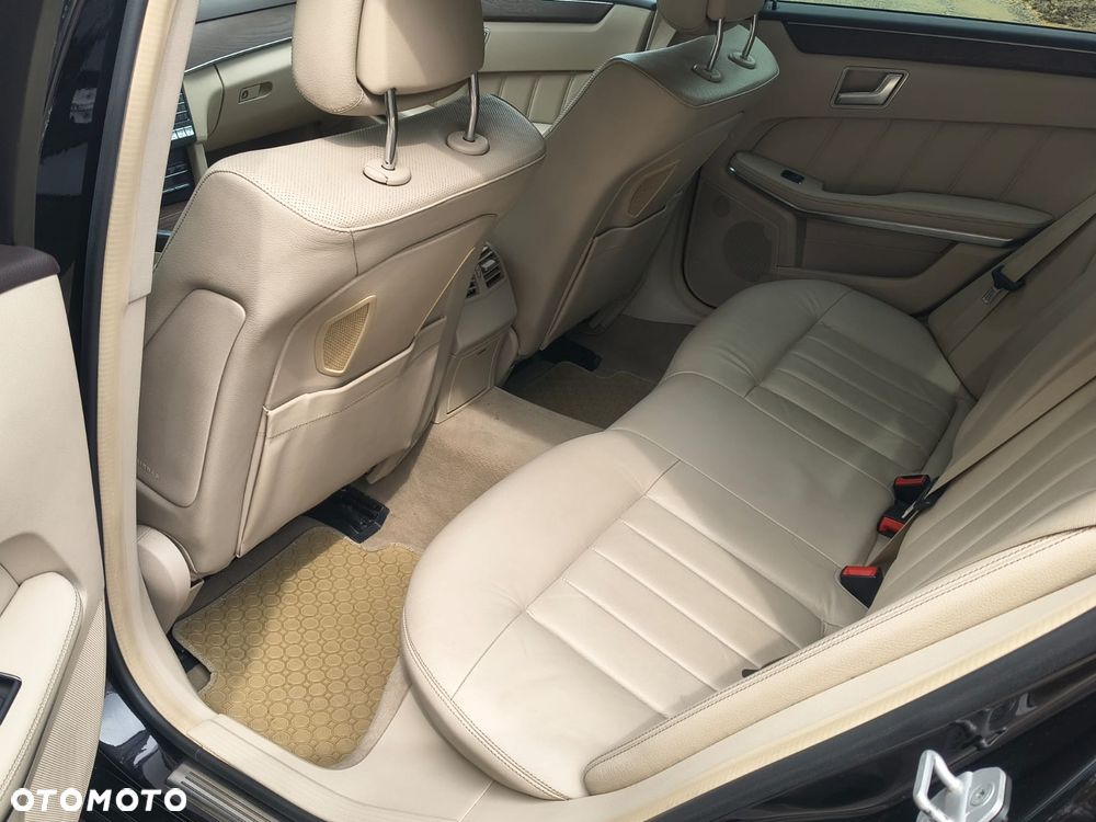 Mercedes-Benz Klasa E 220 BlueTEC 4-Matic Avantgarde - 16