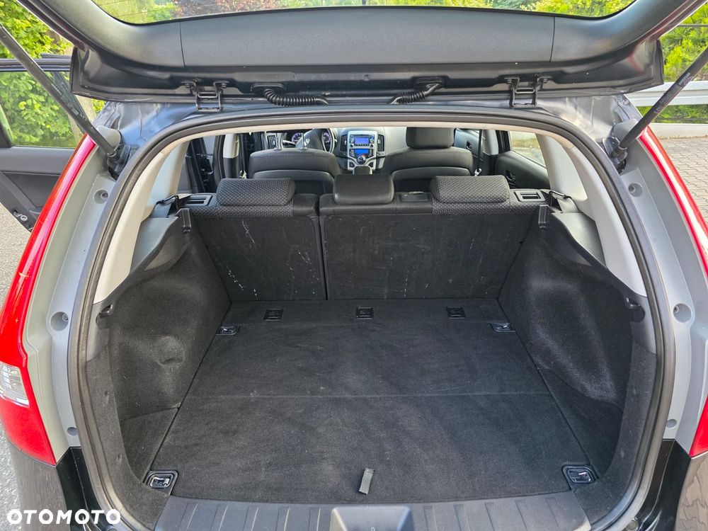 Hyundai i30 1.4 Base + World Cup - 9
