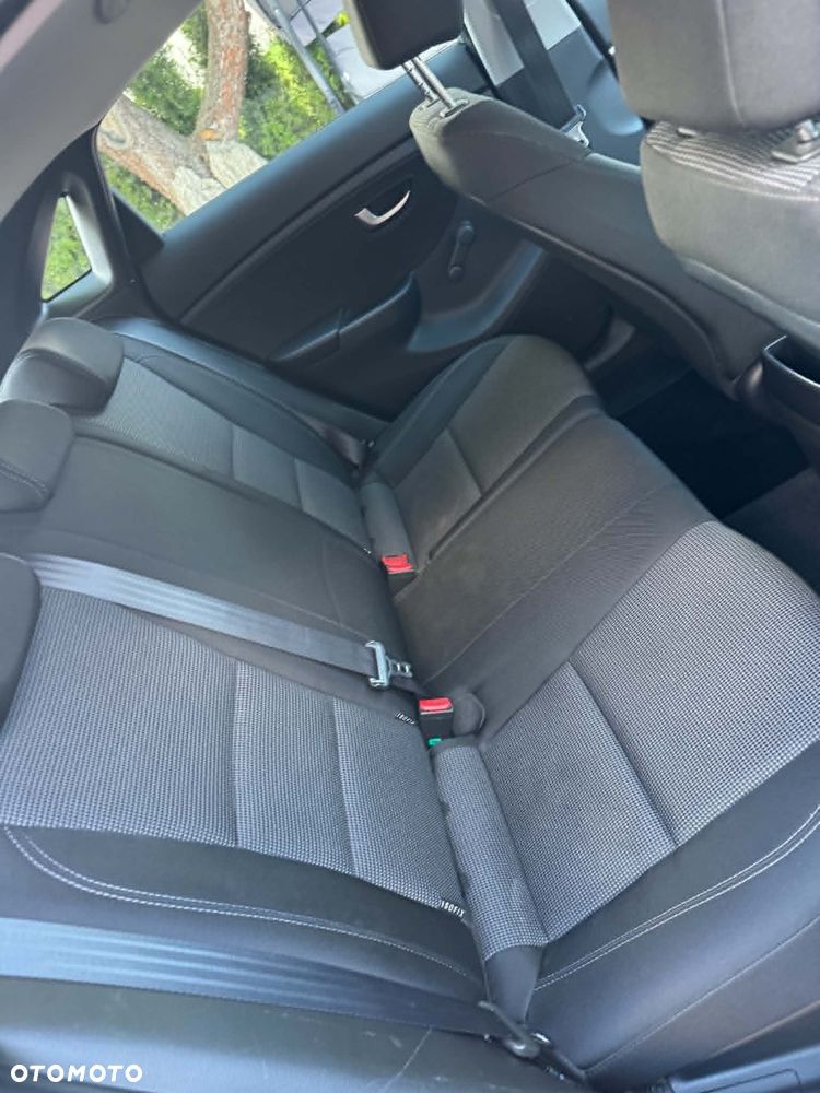 Hyundai i30 - 23