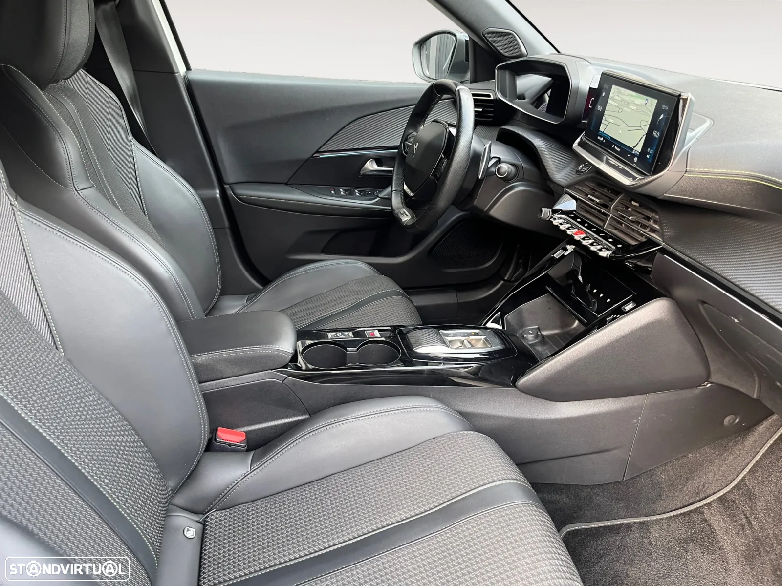 Peugeot 2008 1.5 BlueHDi GT EAT8 - 14