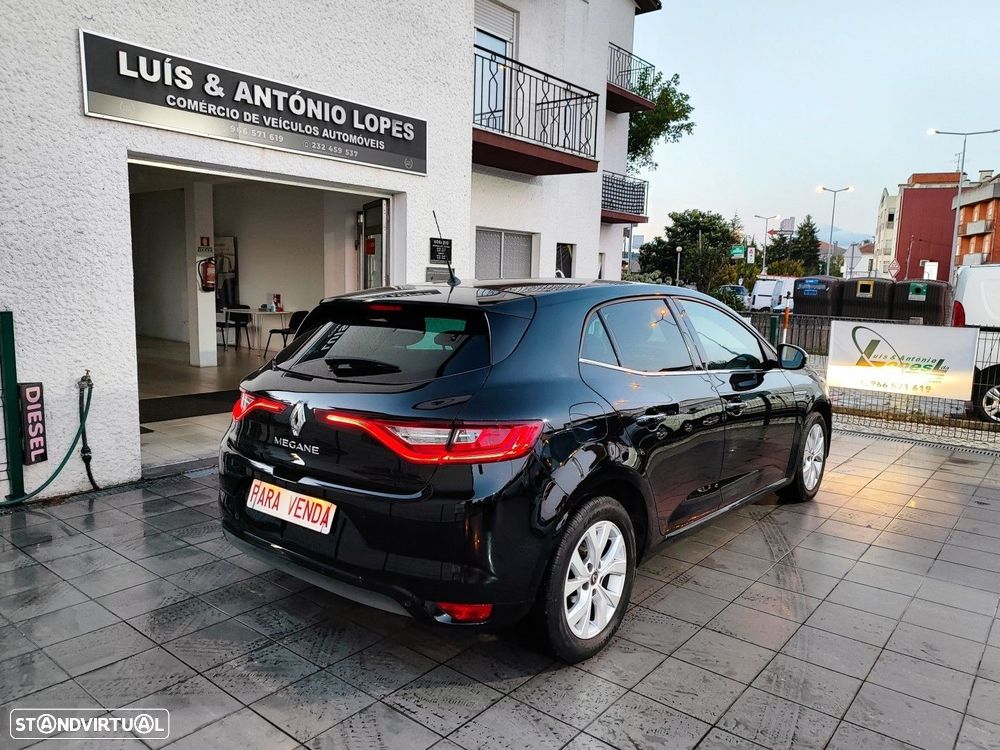 Renault Mégane 1.3 TCe Limited J17 - 32