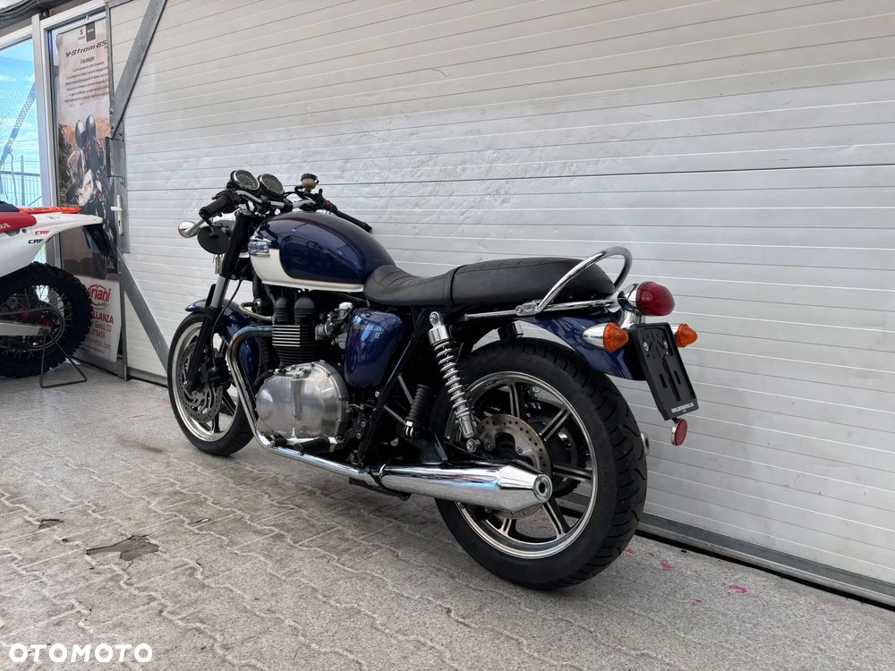 Triumph Bonneville - 16