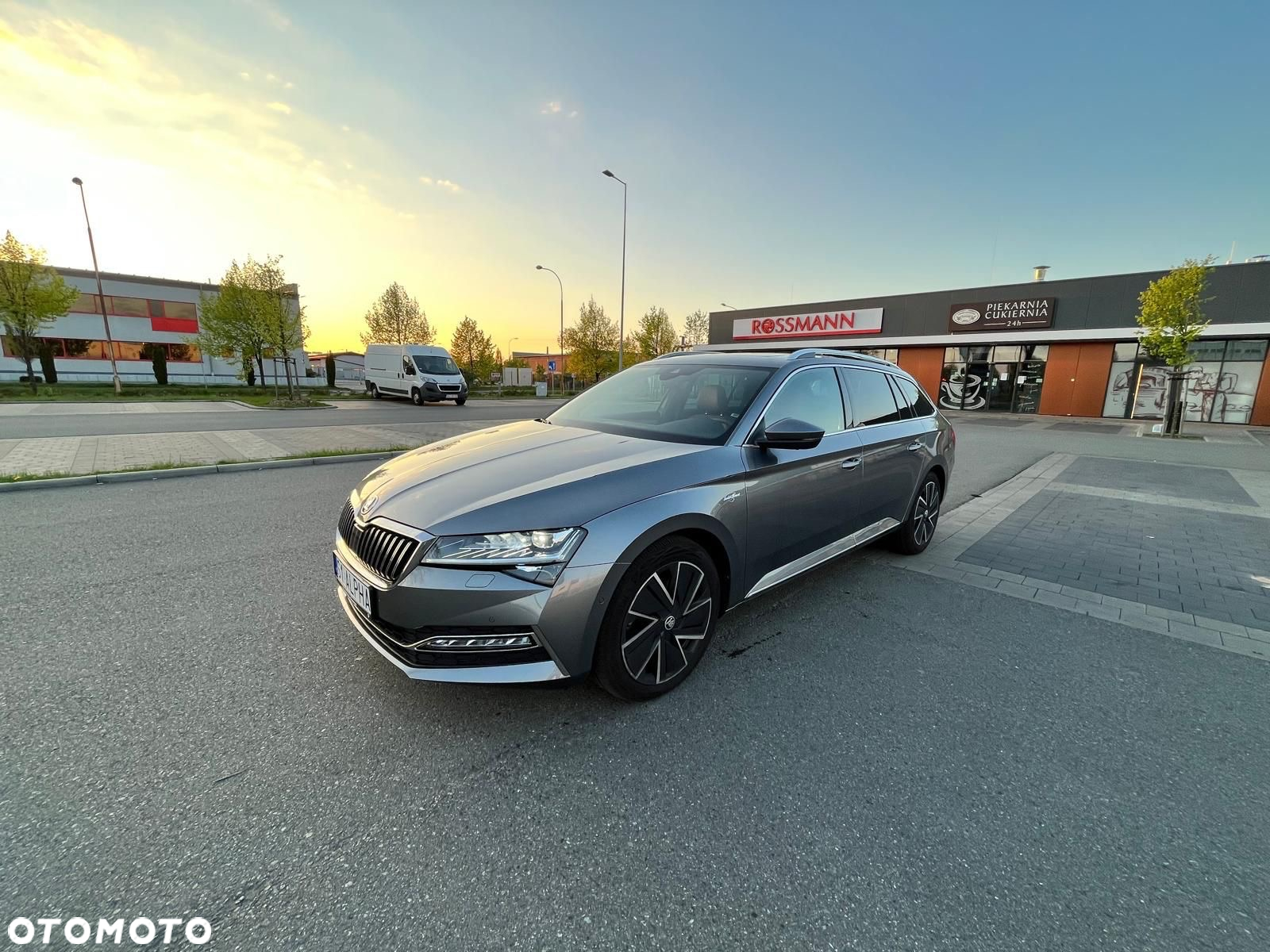 Skoda Superb 2.0 TDI SCR 4x4 L&K DSG - 8