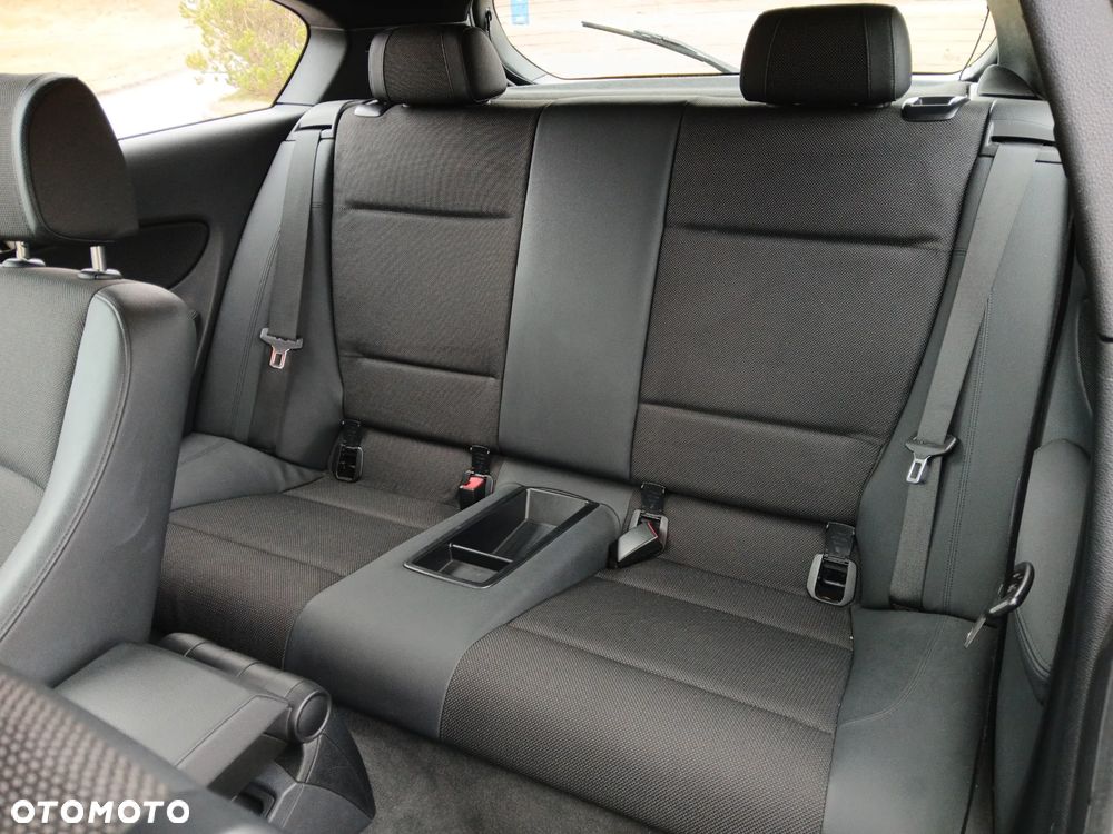 BMW Seria 1 120i Edition Sport - 31