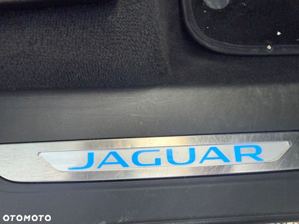 Jaguar F-Pace 25t AWD Prestige - 19