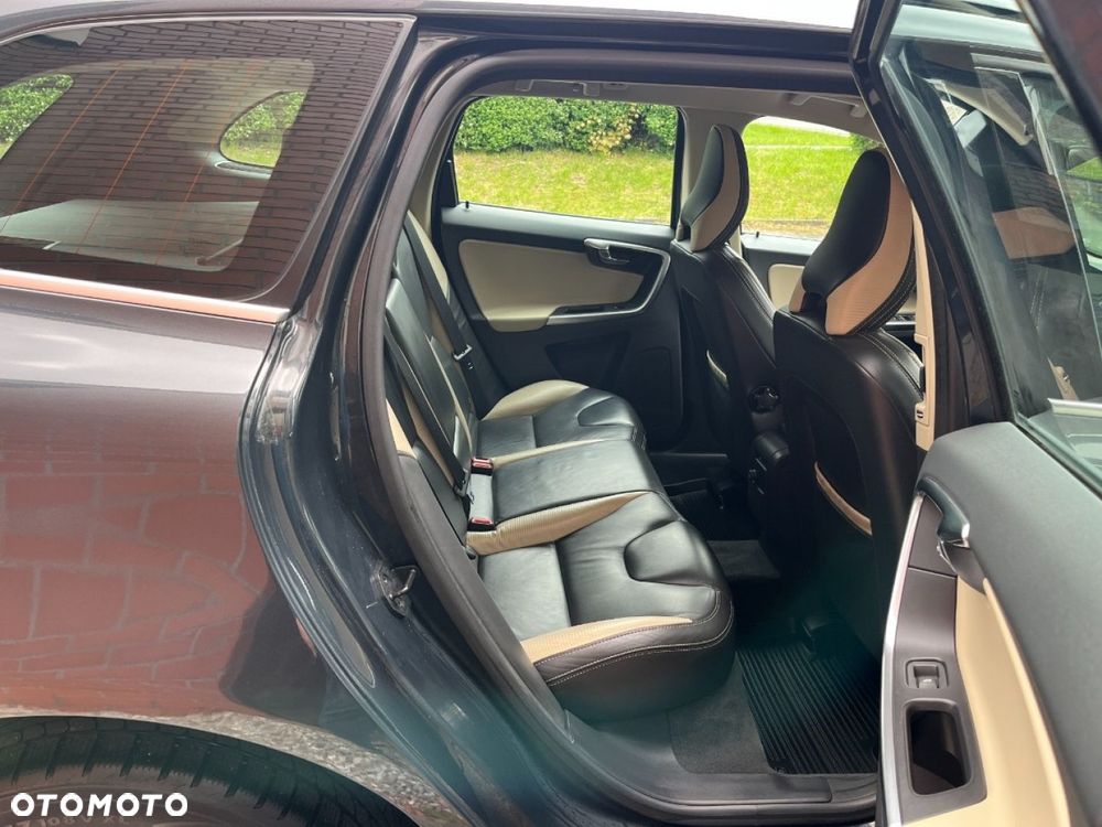 Volvo XC 60 2.4D AWD RDesign - 21