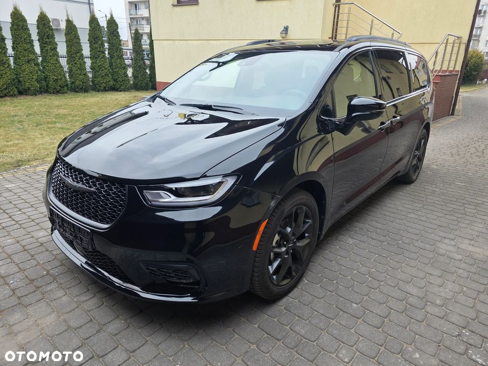 Chrysler Pacifica - 2