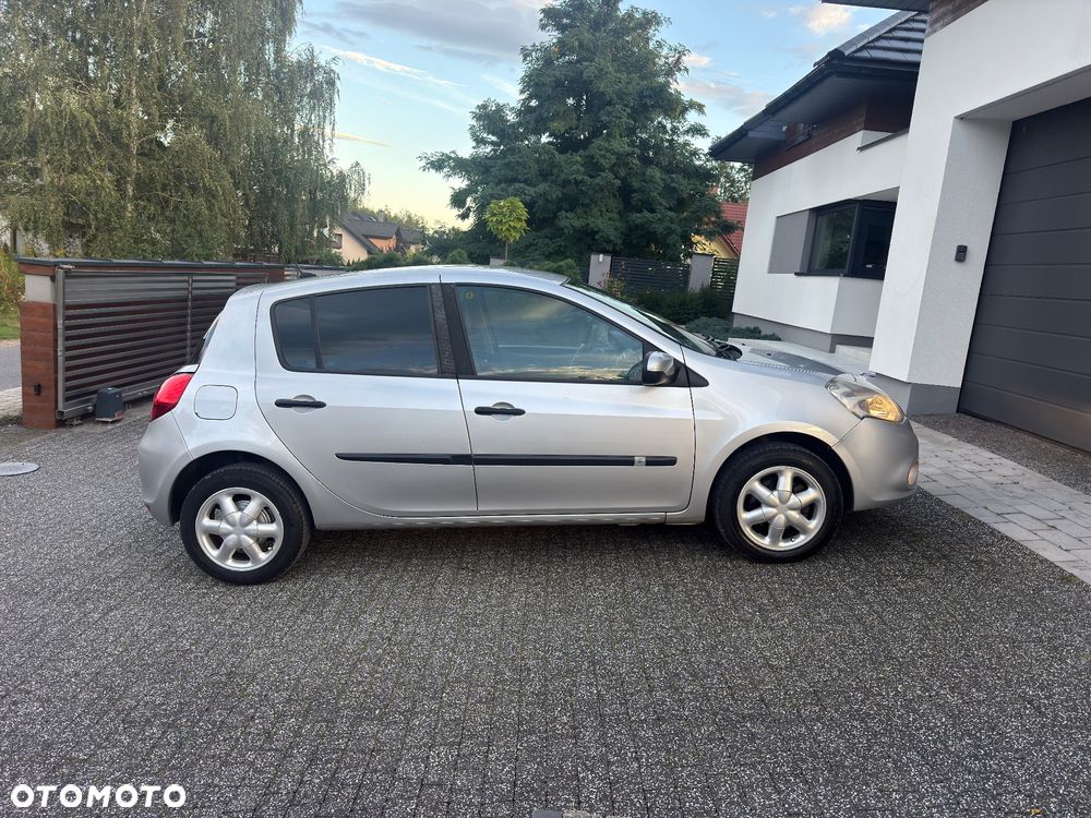 Renault Clio 1.2 16V All Inclusive - 6
