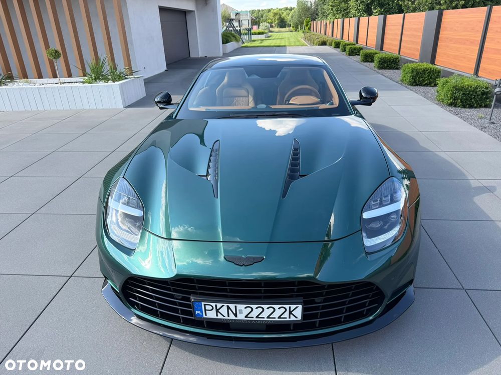 Aston Martin Vanquish - 14