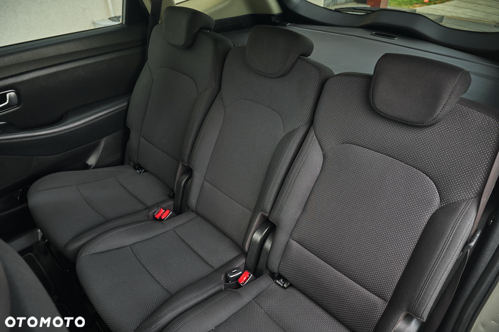 Kia Carens 1.6 GDI Attract - 26
