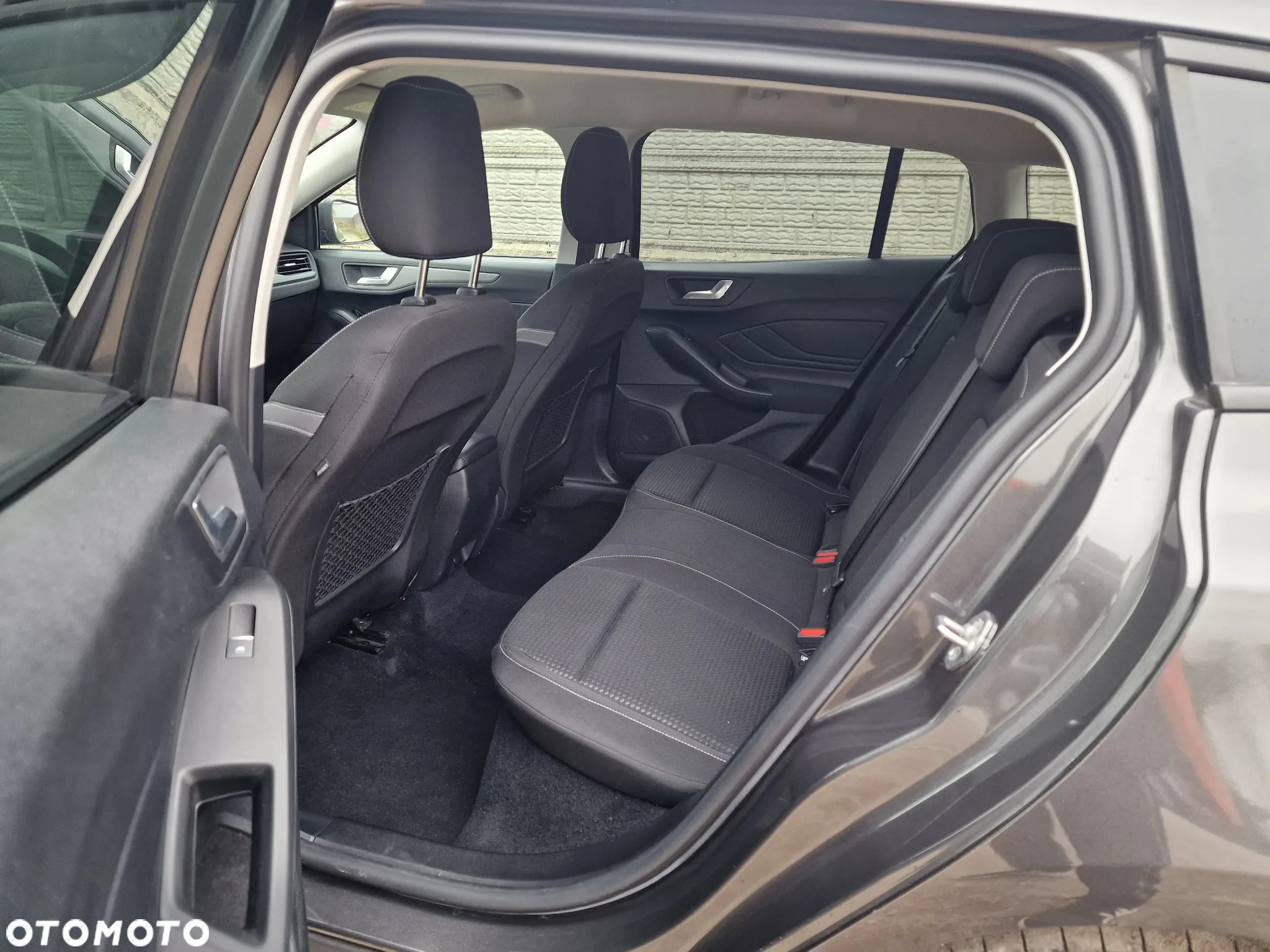 Ford Focus Turnier 1.0 EcoBoost Start-Stopp-System COOL&CONNECT - 17