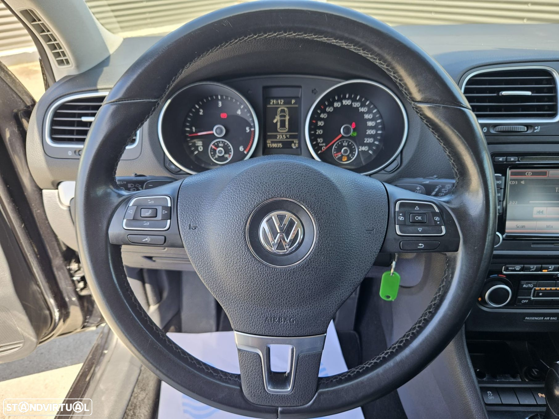VW Golf 1.6 TDi Highline DSG - 17