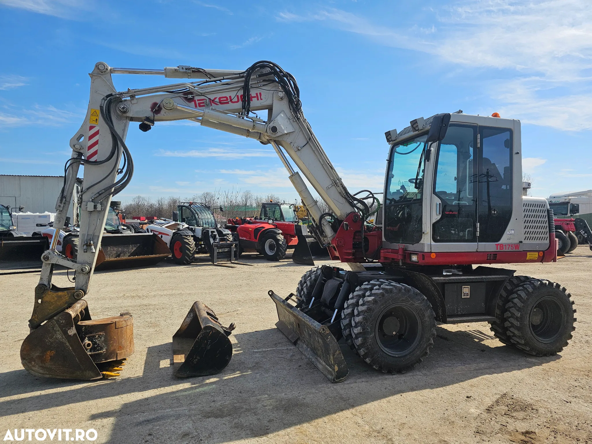 Takeuchi TB175W excavator pe roti 4 cupe  pe pneuri buldoexcavator - 11