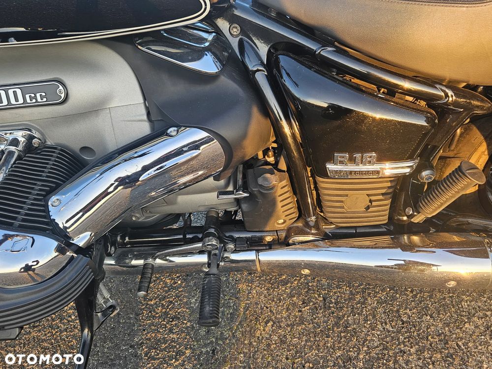 BMW R - 8