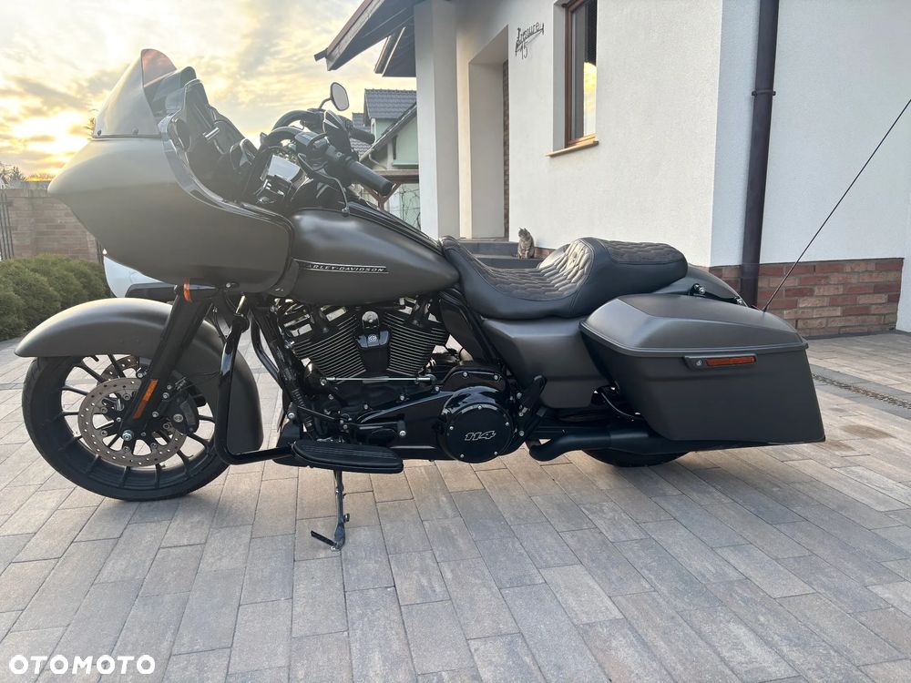 Harley-Davidson Touring Road Glide - 4