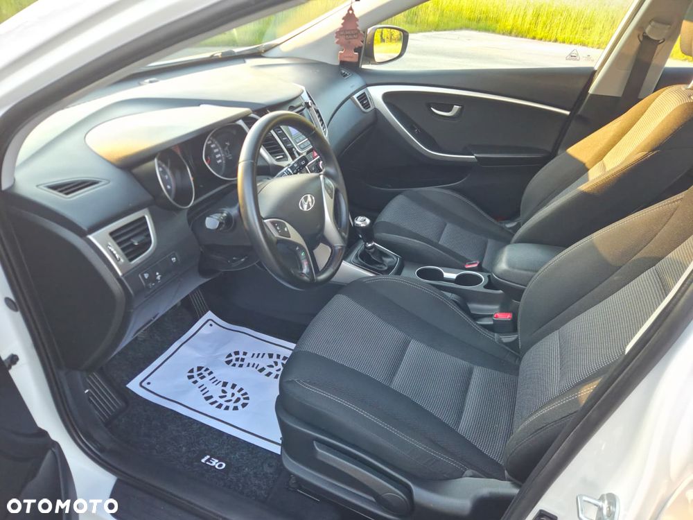 Hyundai i30 1.4 Comfort - 13