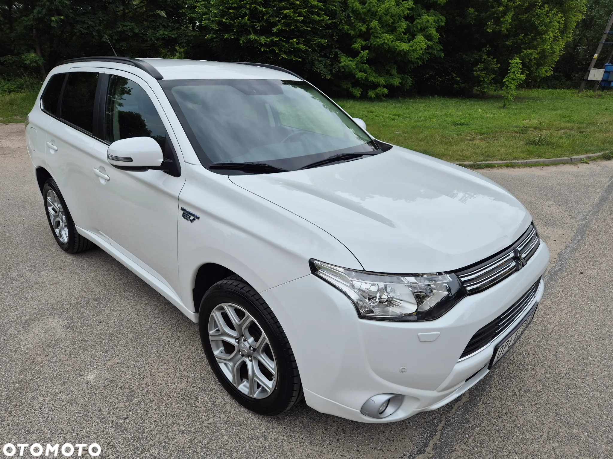 Mitsubishi Outlander 2.0 4WD Plug-In Hybrid - 4
