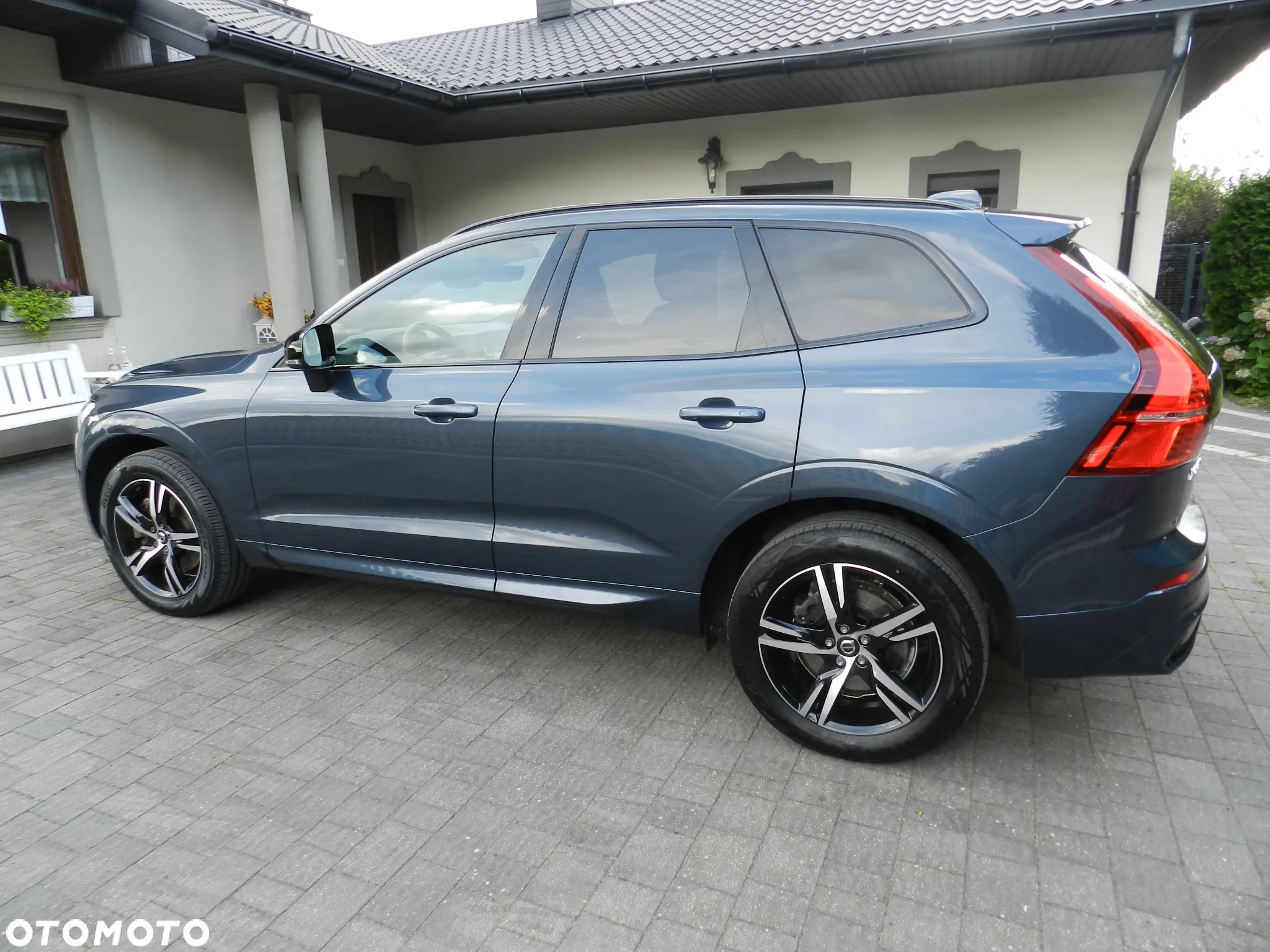 Volvo XC 60 B4 D AWD Plus Dark - 9
