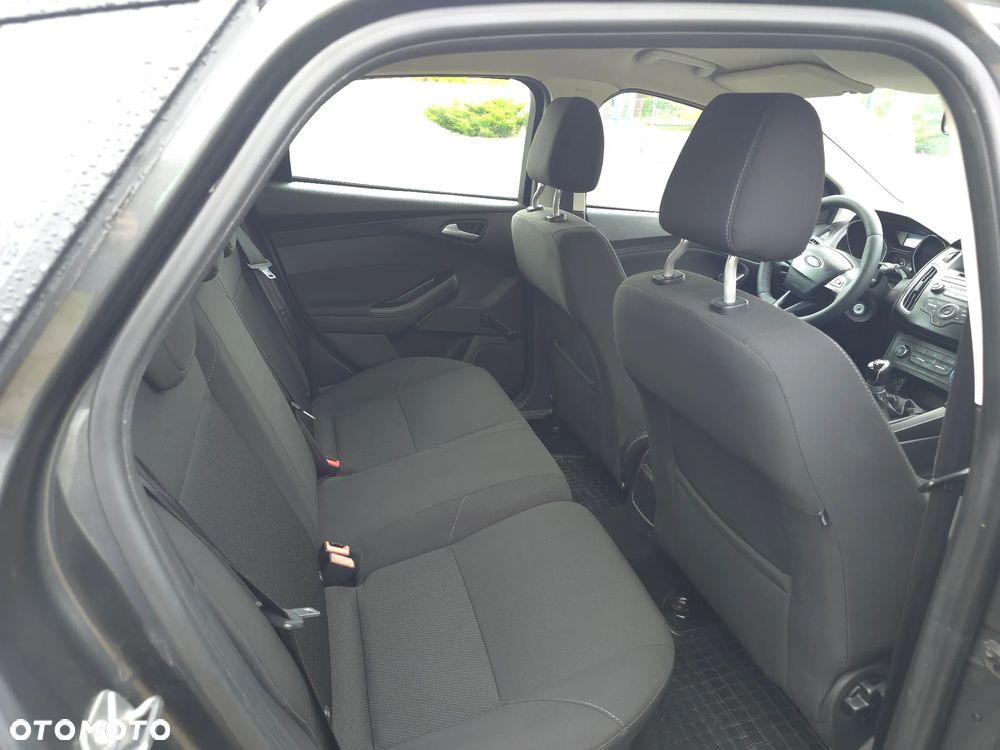 Ford Focus 1.6 Ambiente - 13